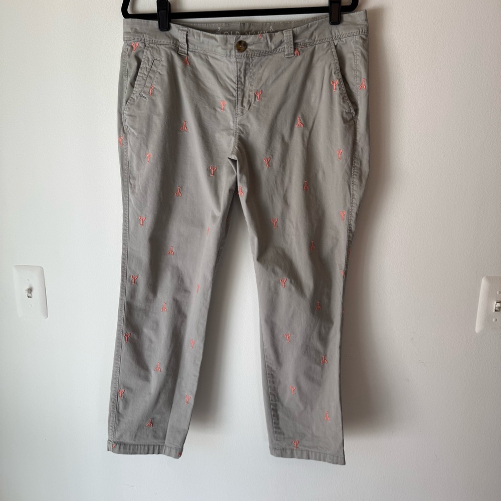 Women’s Sz14 khaki capris with coral lobsters 0010